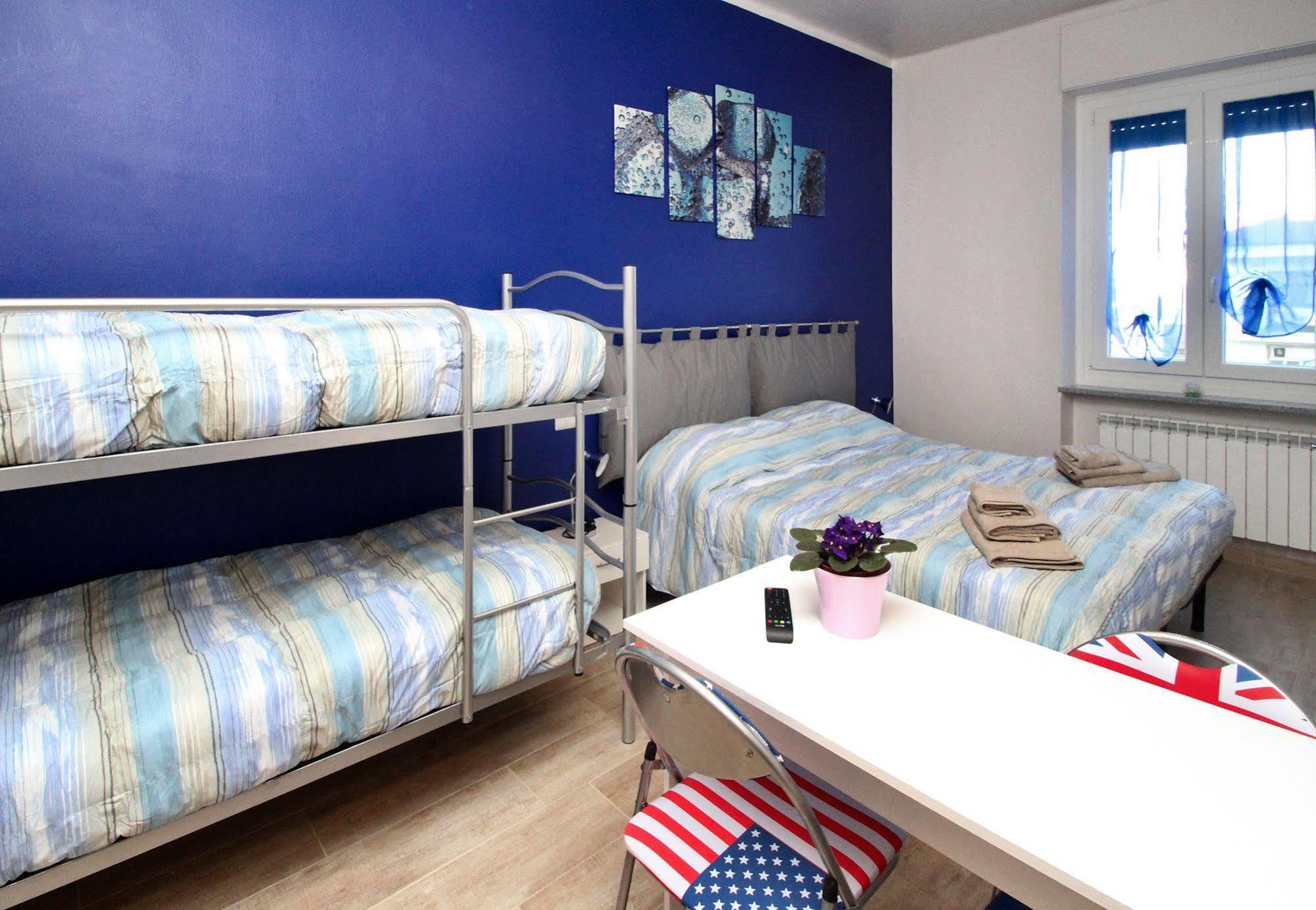 B&B Il Rosso E Il Blu Cuneo Bagian luar foto