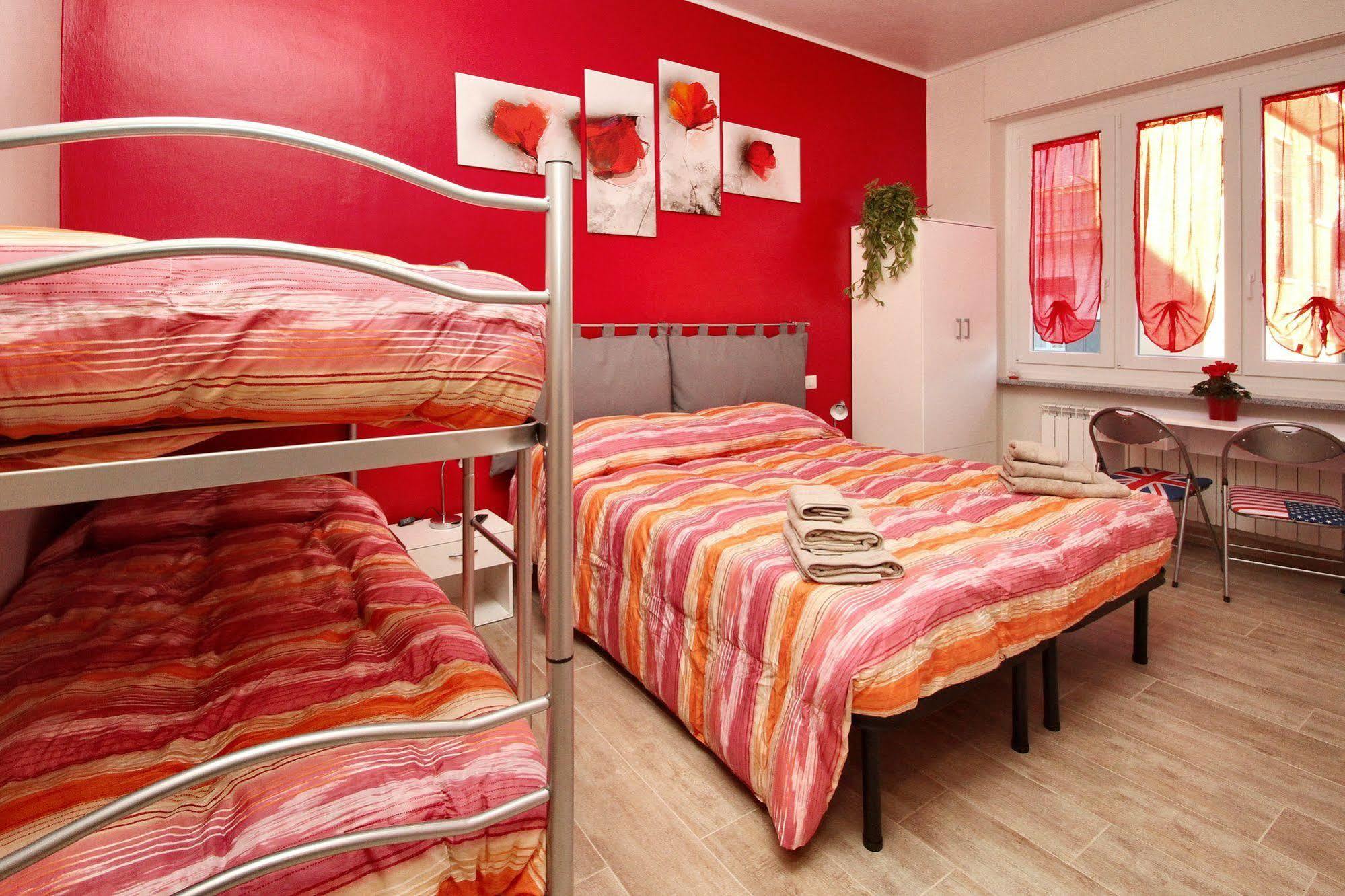B&B Il Rosso E Il Blu Cuneo Bagian luar foto