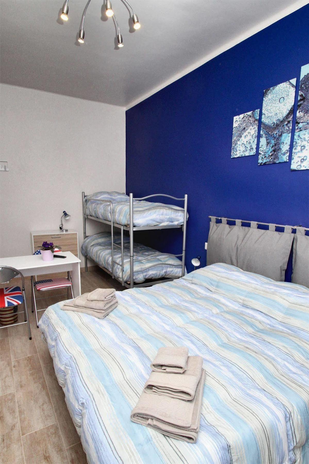 B&B Il Rosso E Il Blu Cuneo Bagian luar foto